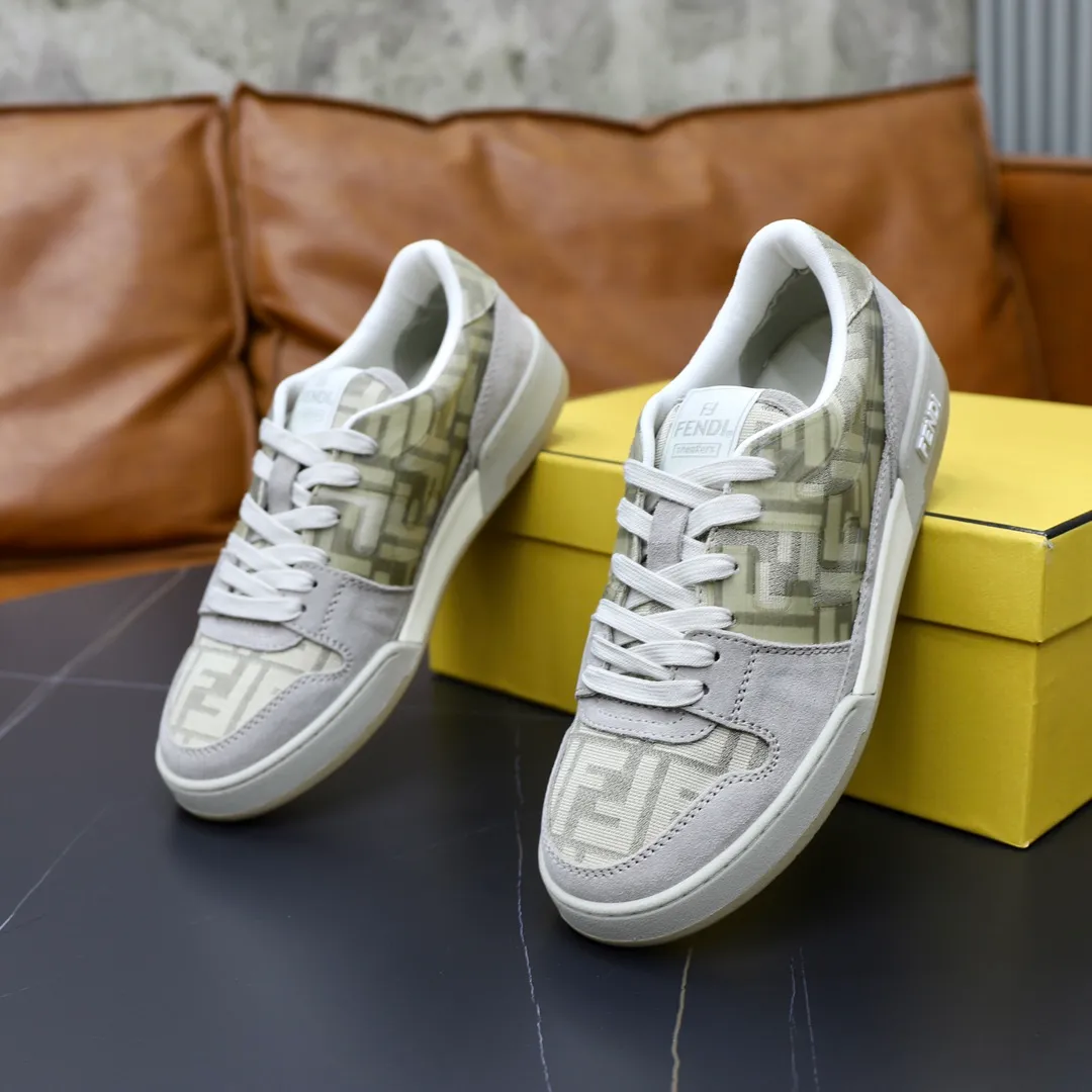 Ex-factory price: 580🔥Couple model (top original order) Brand: FENDI Size: 35-44 (customized for men 38 and 45) Grade: original order quality high version Material: imported original cowhide stitching➕ high-quality and comfortable lining original TPU lightweight non-slip outsole Style category: travel fashion casual shoes versatile trend